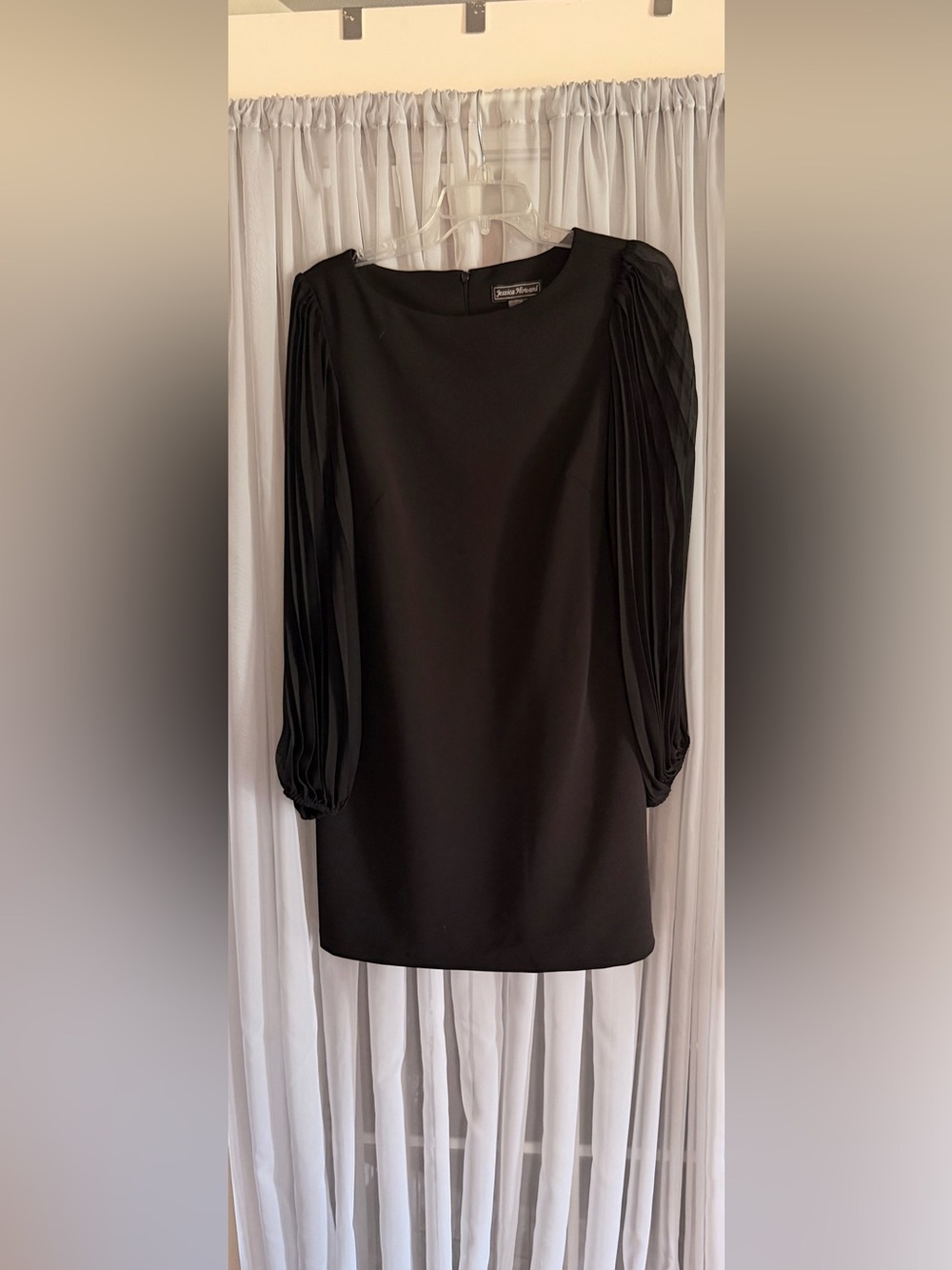 Jessica Howard Black Long-Sleeve Pleated-Sleeve Shift Dress Size 8